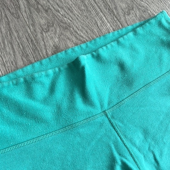 Lululemon Wide Leg Crop Turquoise Size 4 - Picture 4 of 13
